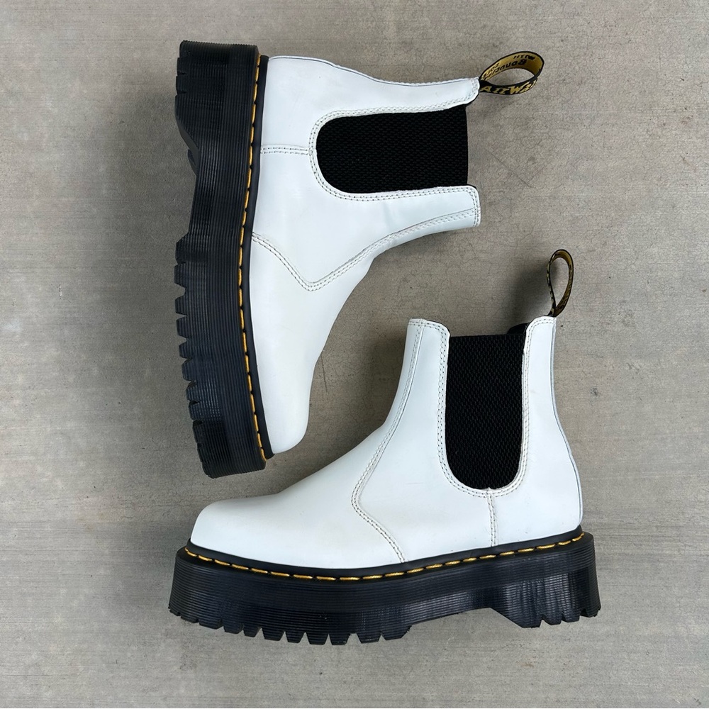 Dr. Martens White 2976 Smooth Leather Platform Chelsea Boots - Picture 4 of 14